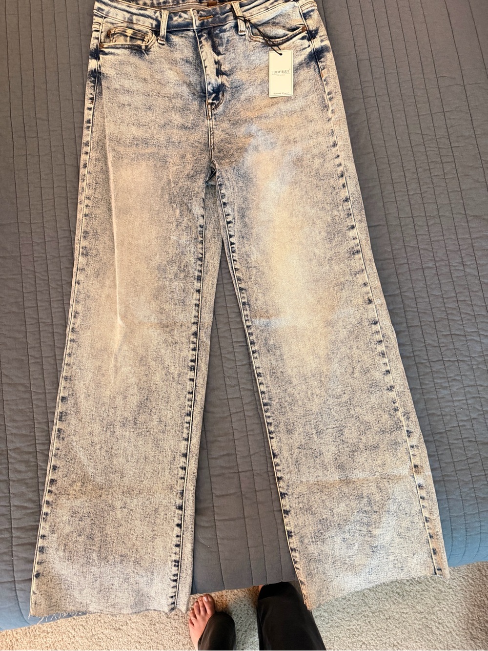 Brand New w tags! Judy Blue Light Blue Acid Wash Wide Leg